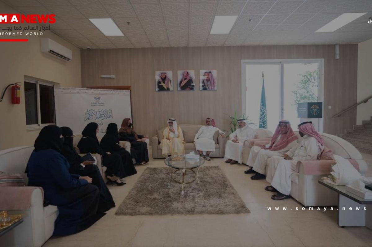 رئيس جامعة الطائف يزور جمعية اليقظة النسائية