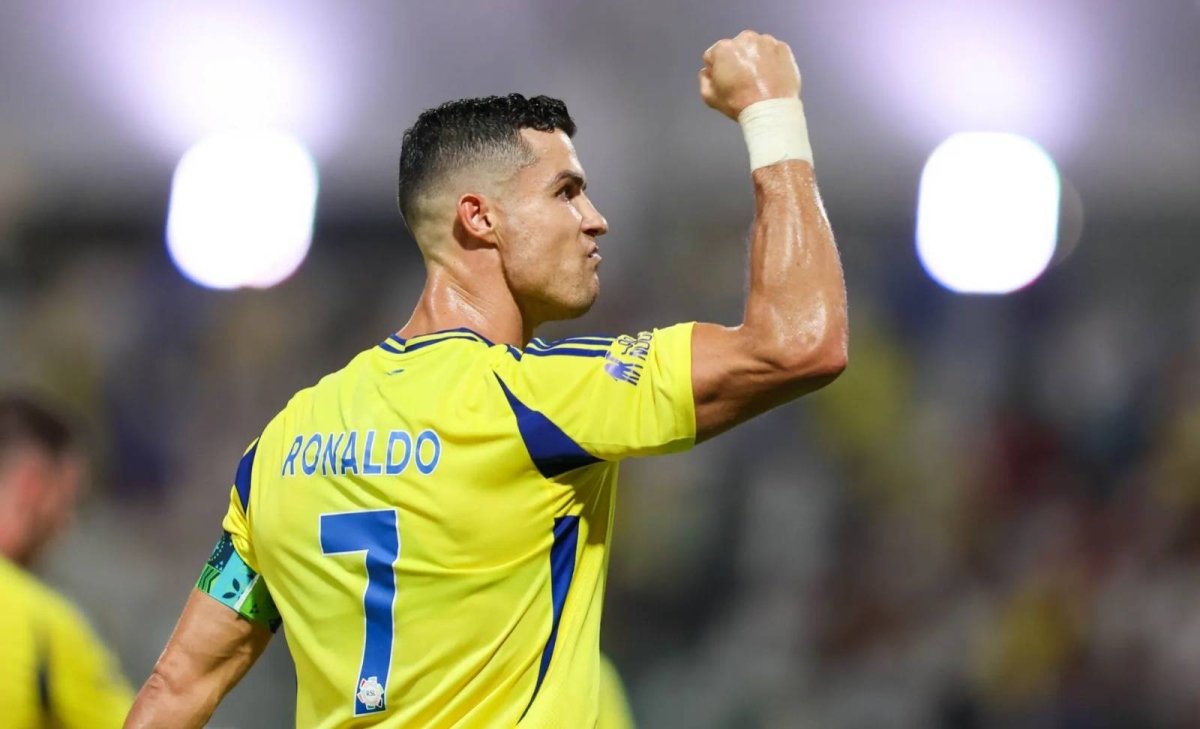 من برشلونة.. هل يضم النصر بديلاً لـ«رونالدو»؟