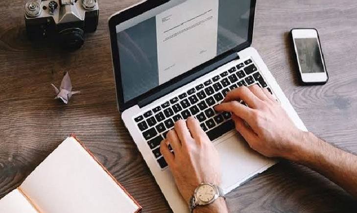 العمل من المنزل يتصدر مستقبل الوظائف رغم تحديات التواصل والإنتاجية