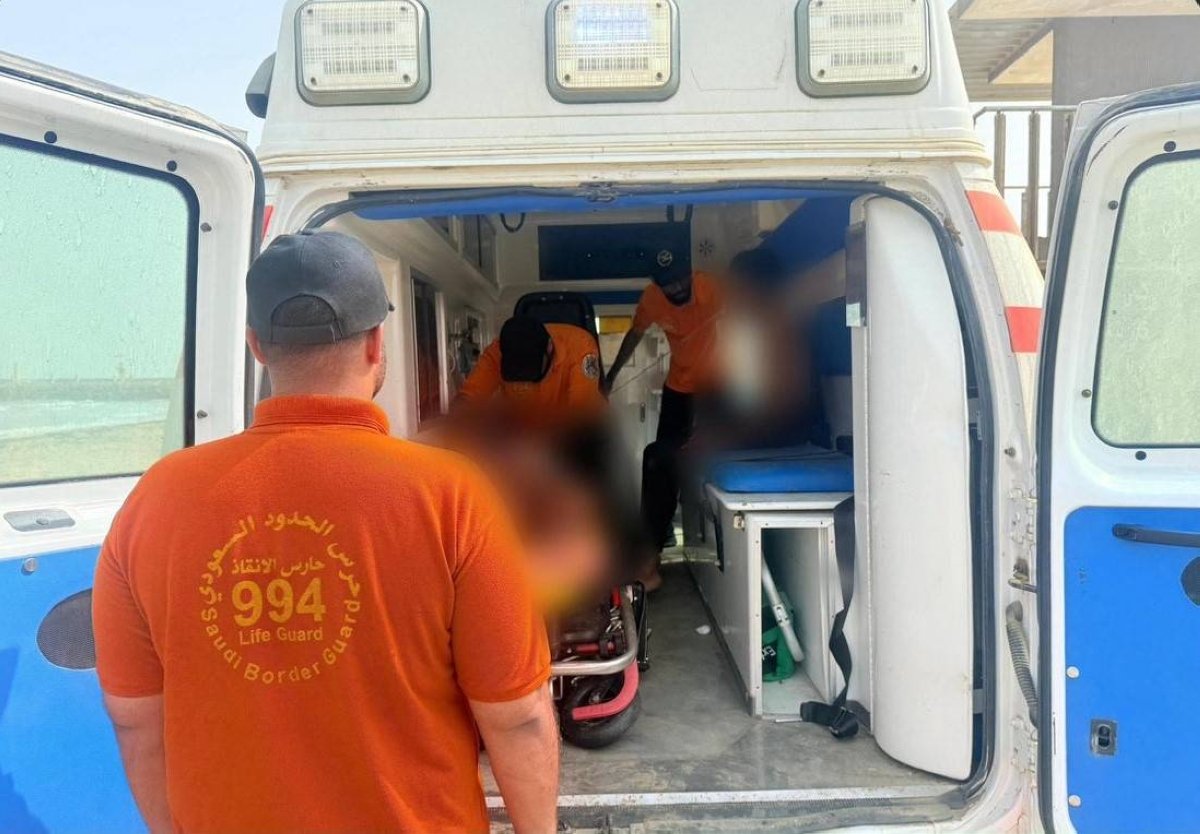 إنقاذ (3) مواطنين من الغرق أثناء ممارسة السباحة بمنطقة جازان