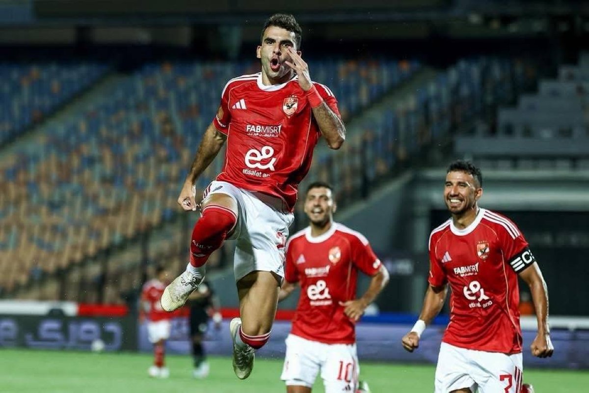 الأهلي يقسو على فاركو برباعية في الدوري المصري