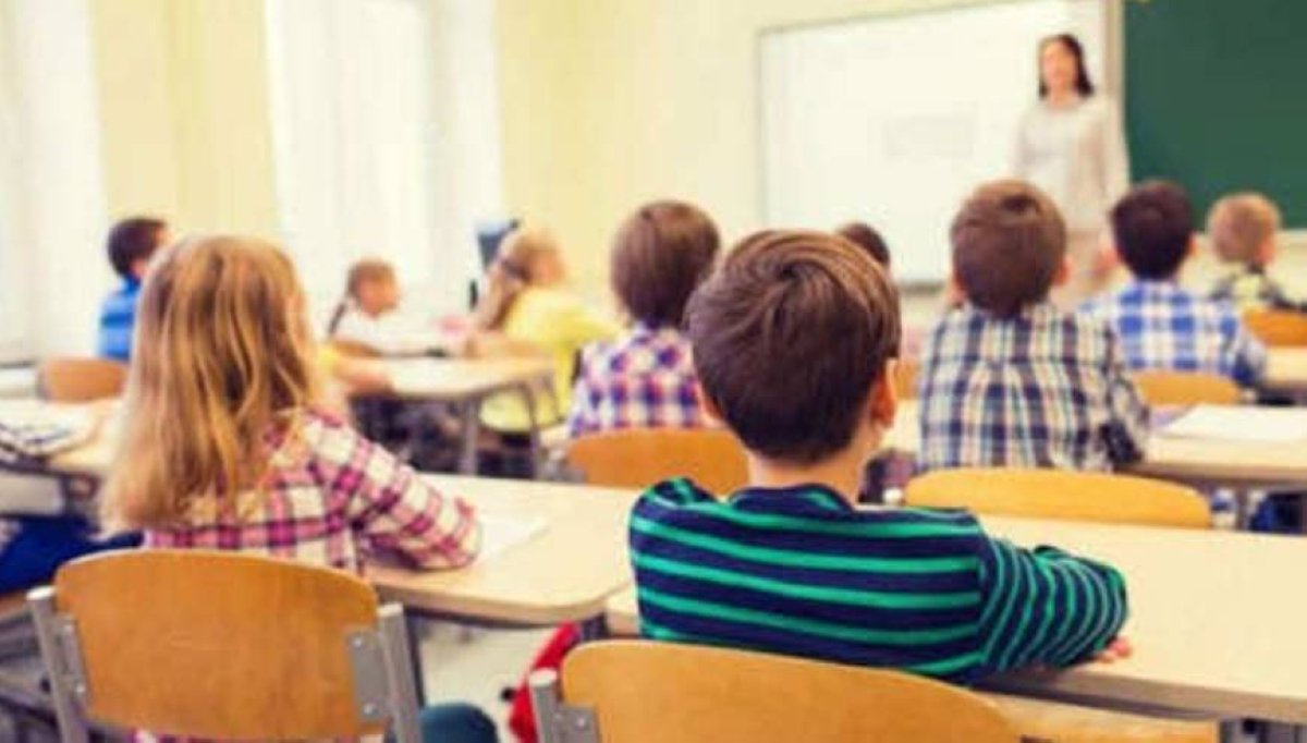 لبنان تقلّص عدد أيام الأسبوع الدراسي إلى 4 أيام