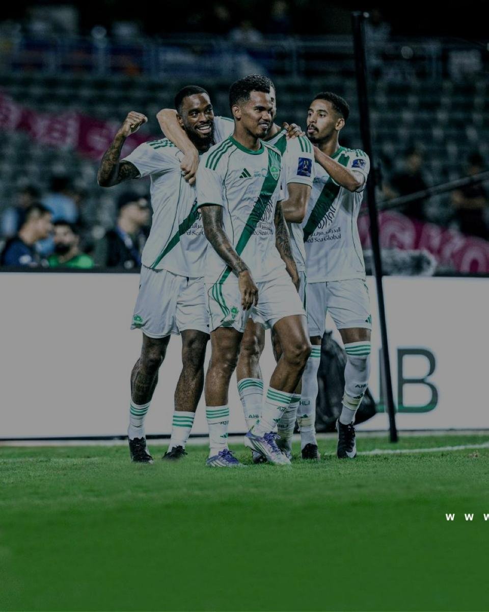 احتفالية لاعبي فريق الأهلي.