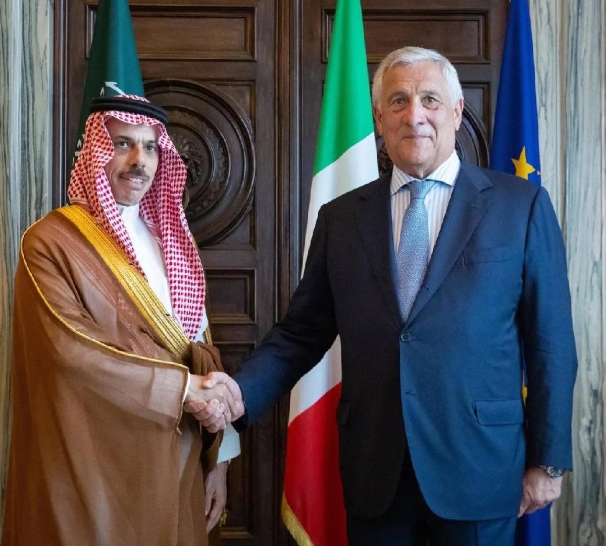 وزير الخارجية ونظيره الإيطالي يعقدان جلسة مباحثات رسمية