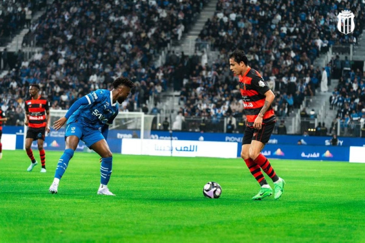 الهلال عينه على نقاط ديربي (الرياض)