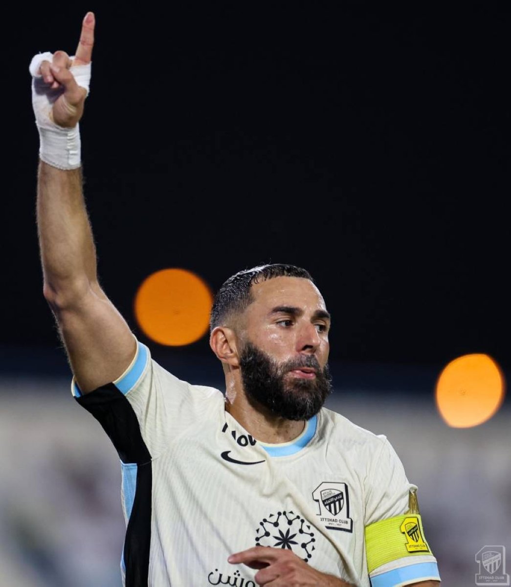 الاتحاد يحقق إنجازاً غائباً منذ 14 عاماً.. وبنزيما يهدد رونالدو