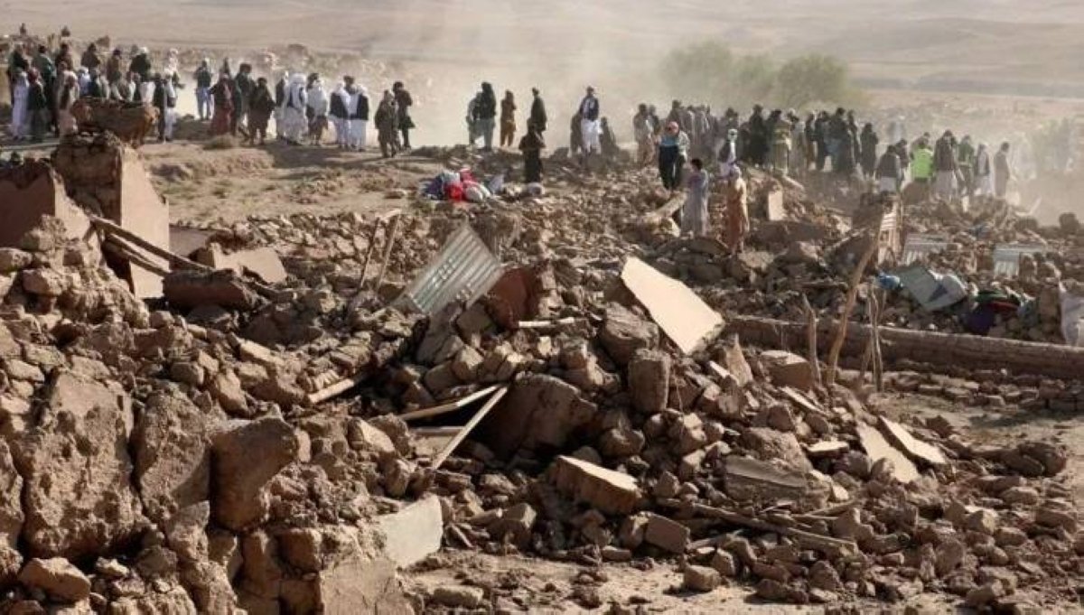أفغانستان.. زلزال ننكرهار يدفن قرى ويترك 12 ألفاً في العراء