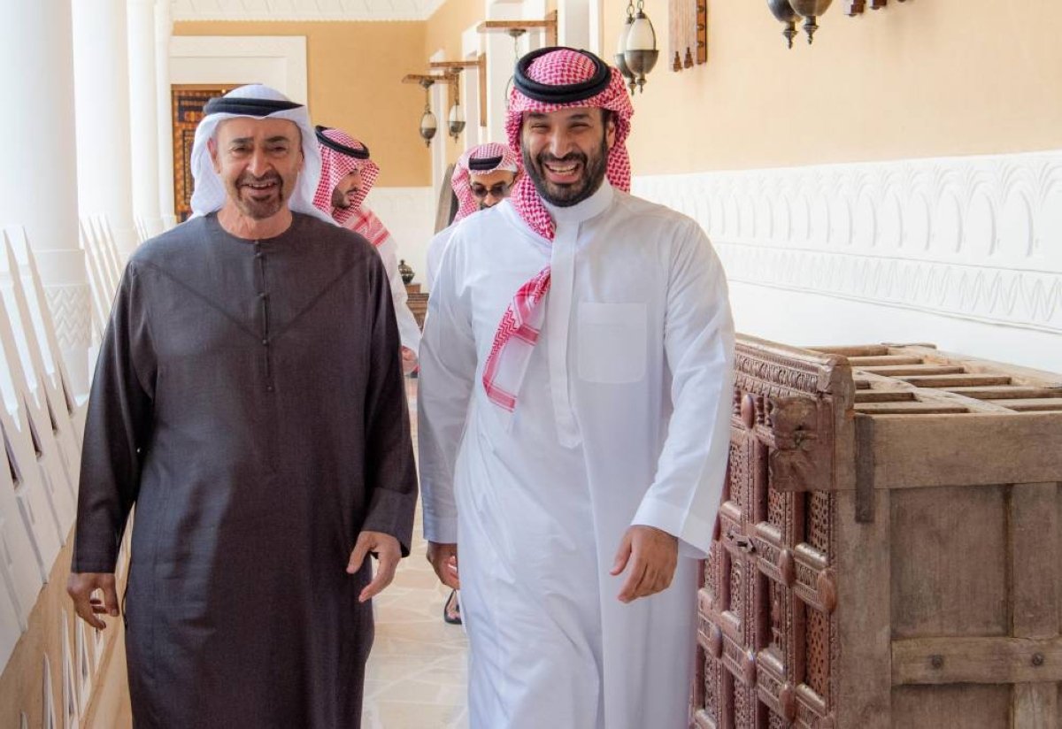 ولي العهد ورئيس الإمارات يستعرضان تطورات الأوضاع ومستجدات الأحداث في فلسطين