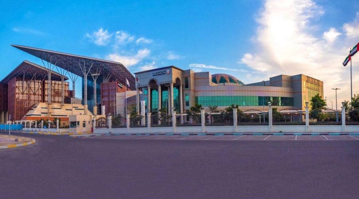 200 ألف درهم تعويضاً لموظفة تعرضت للضرب أثناء عملها