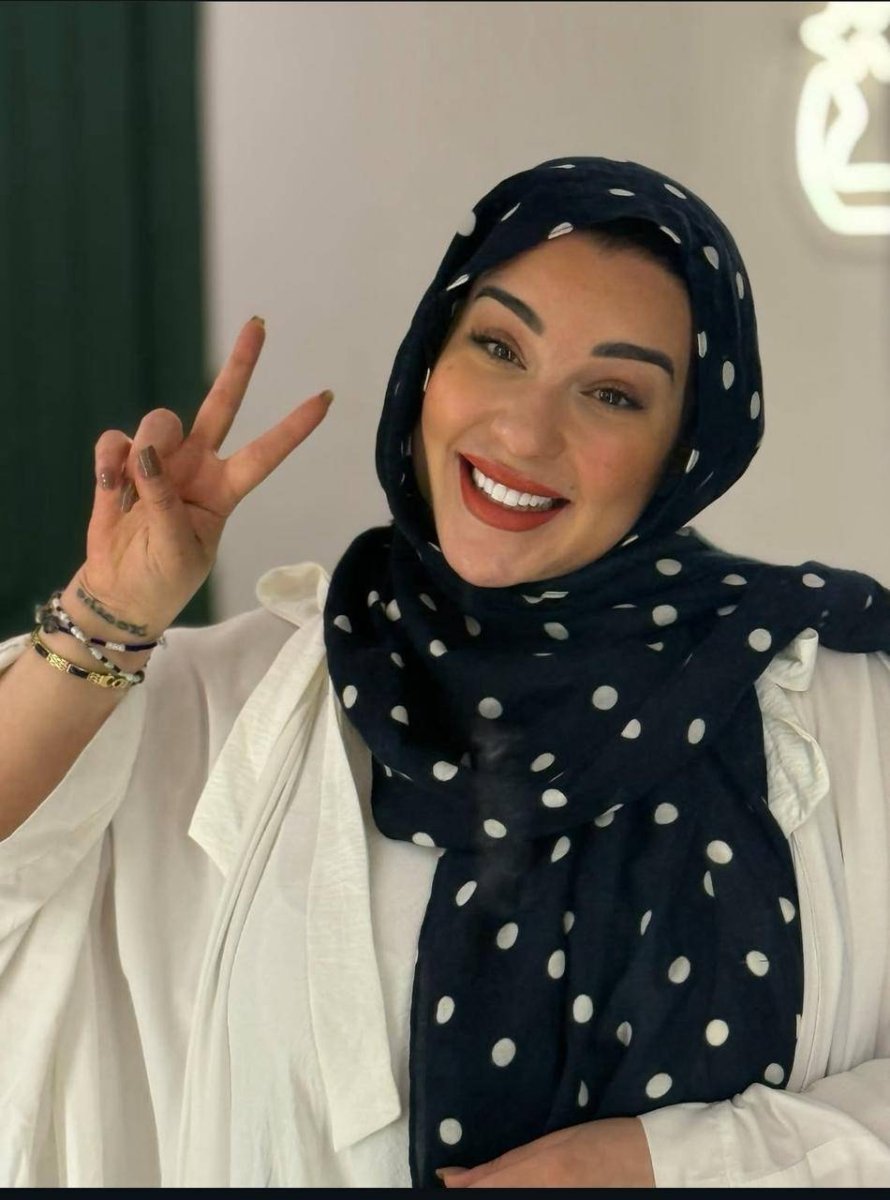 ظهور جديد بالحجاب لابنة شريف منير.. لماذا الآن؟