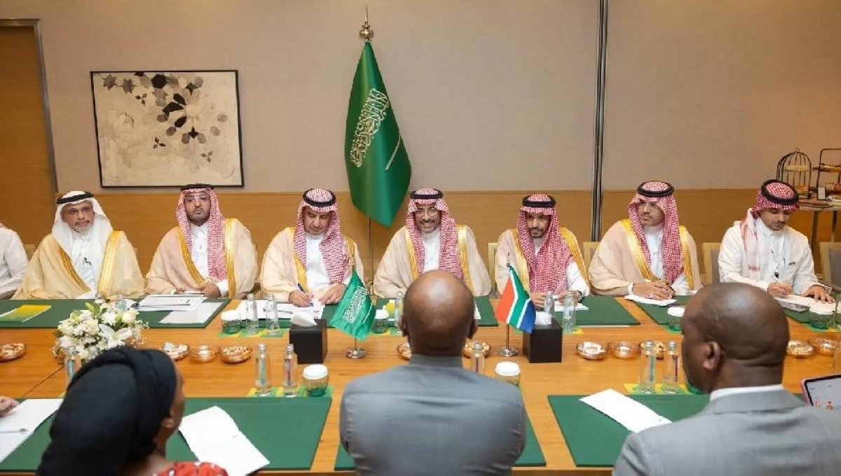 السعودية وجنوب أفريقيا: بحث موسع بين وزيري الصناعة لتعزيز الشراكة الاقتصادية!