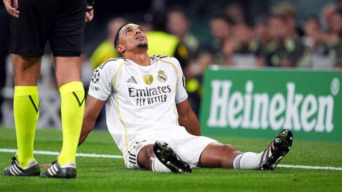 «أرنولد خارج الملاعب 8 أسابيع.. ريال مدريد يعلن آخر التطورات»