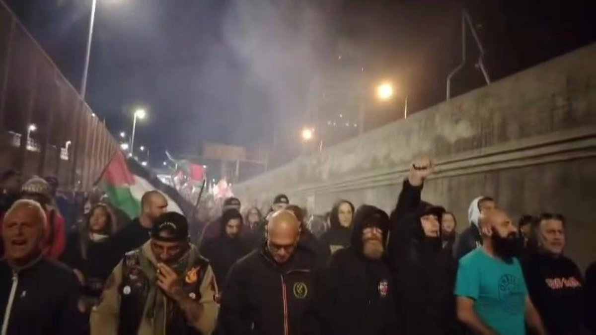 “احتفالات في جنوة عقب إيقاف السفينة الإسرائيلية المثيرة للجدل”