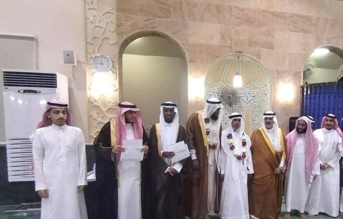محافظ الوجه يكرم حافظَي القرآن التدلاوي والجهني
