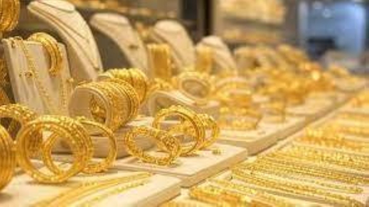 تراجع الذهب بعد تسجيل أعلى مستوياته على الإطلاق