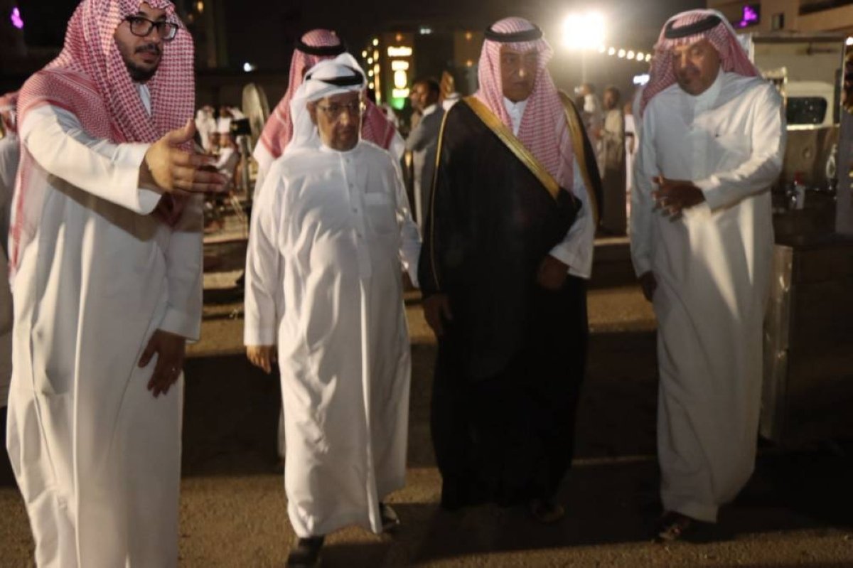 سلطان الفيصل وفيصل بن عبدالله يعزّيان أسرة الرابغي في فقيدها
