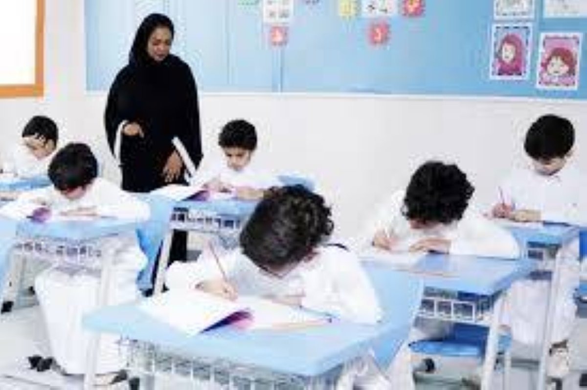 إلزام المدارس بإشعارات إلكترونية لأسر الطلاب