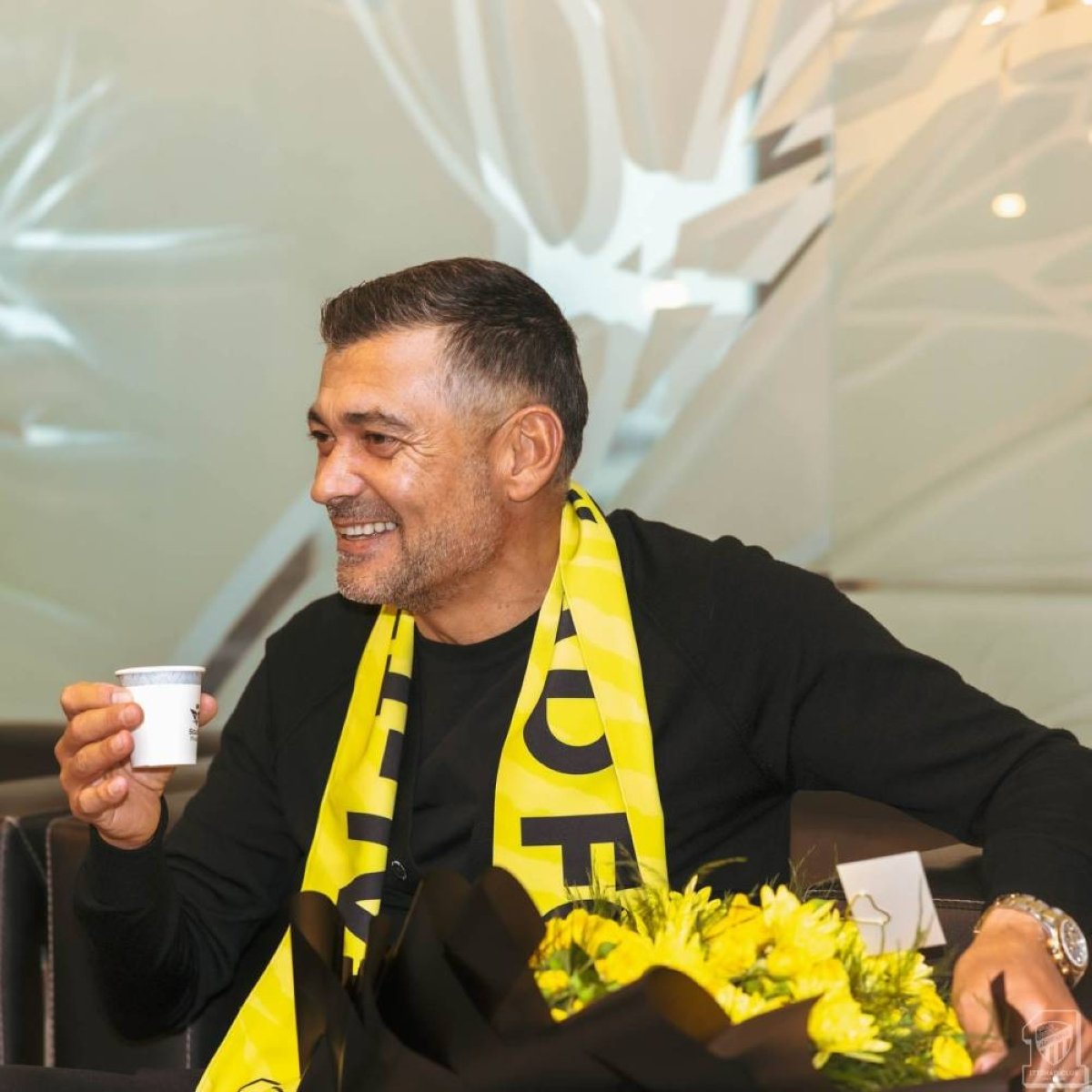 “كونسيساو يصل إلى النادي ويباشر مهامه مع العميد”