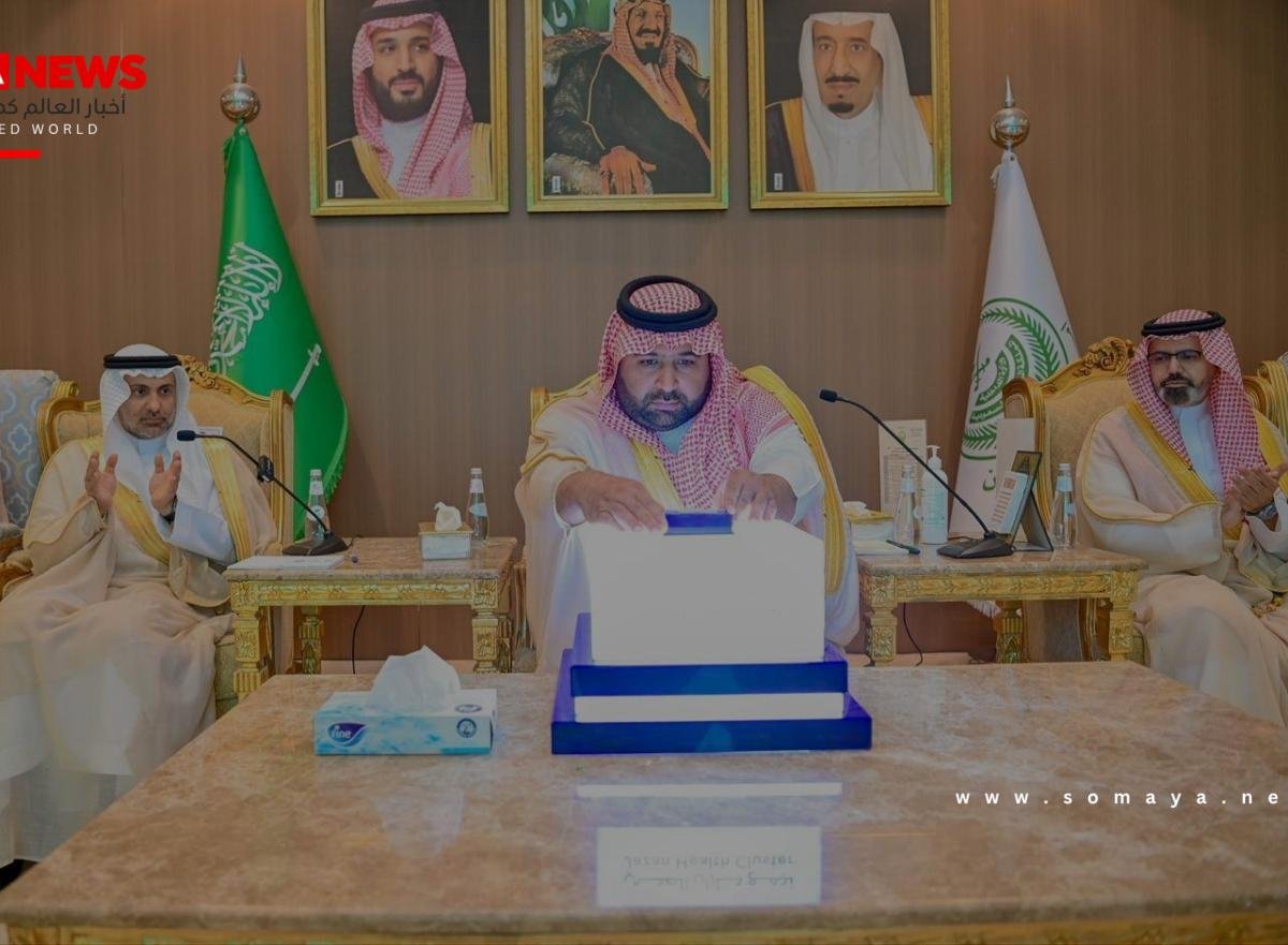 أمير جازان يتسلّم شهادة اعتماد محافظة العارضة «مدينة صحية»