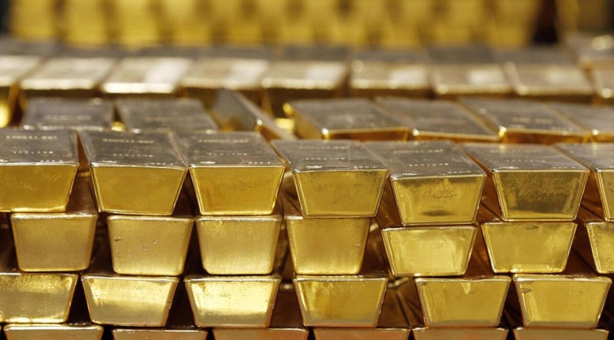 “تراجع أسعار الذهب: انخفاض بنسبة 2.5% وأداء دون 4 آلاف دولار”