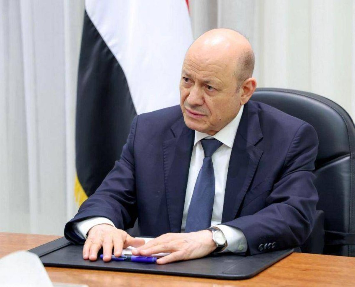 “المجلس الرئاسي اليمني يجدد دعمه للحكومة ويؤكد التزامه بمبدأ الشراكة”
