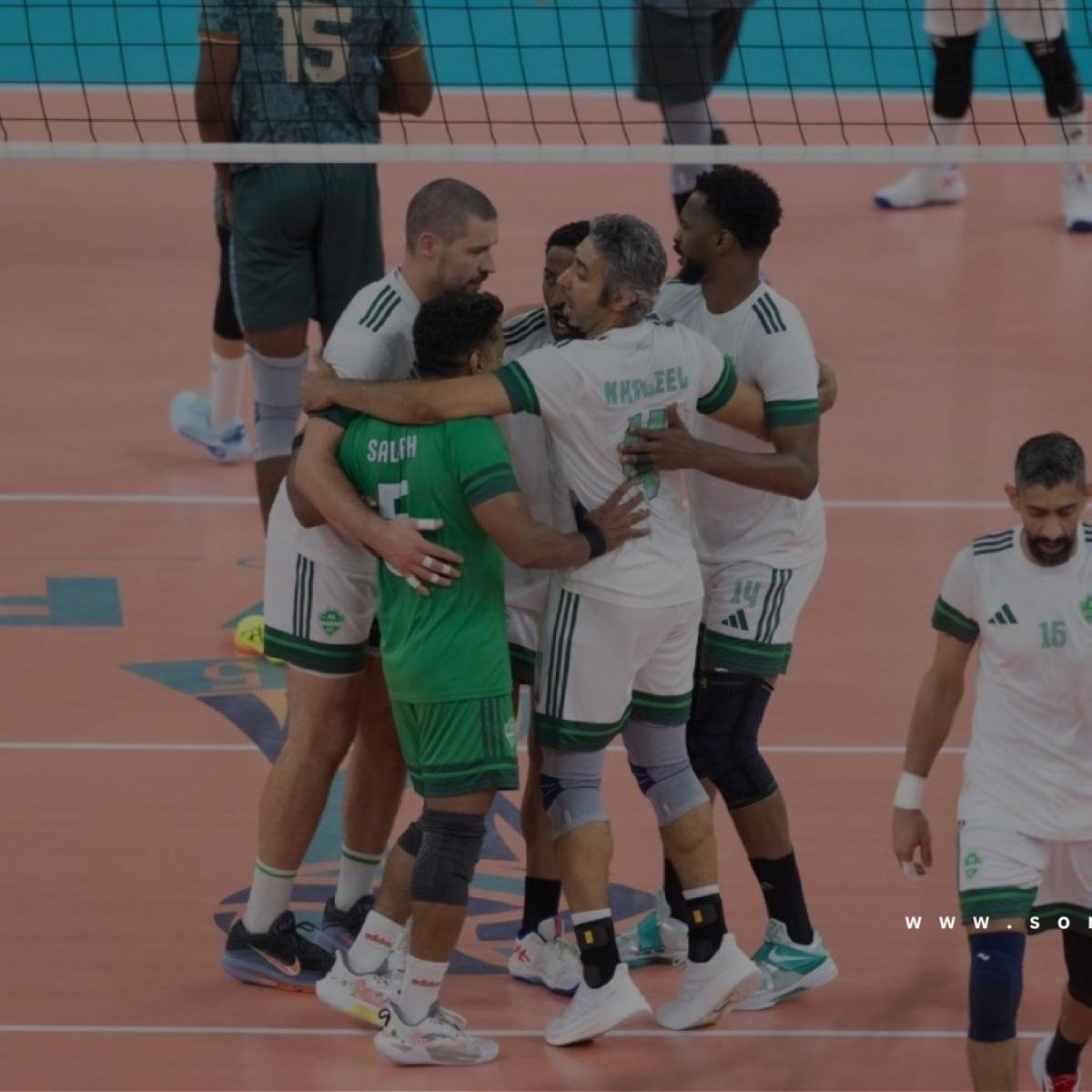 ذهب الطائرة بين الهلال والأهلي