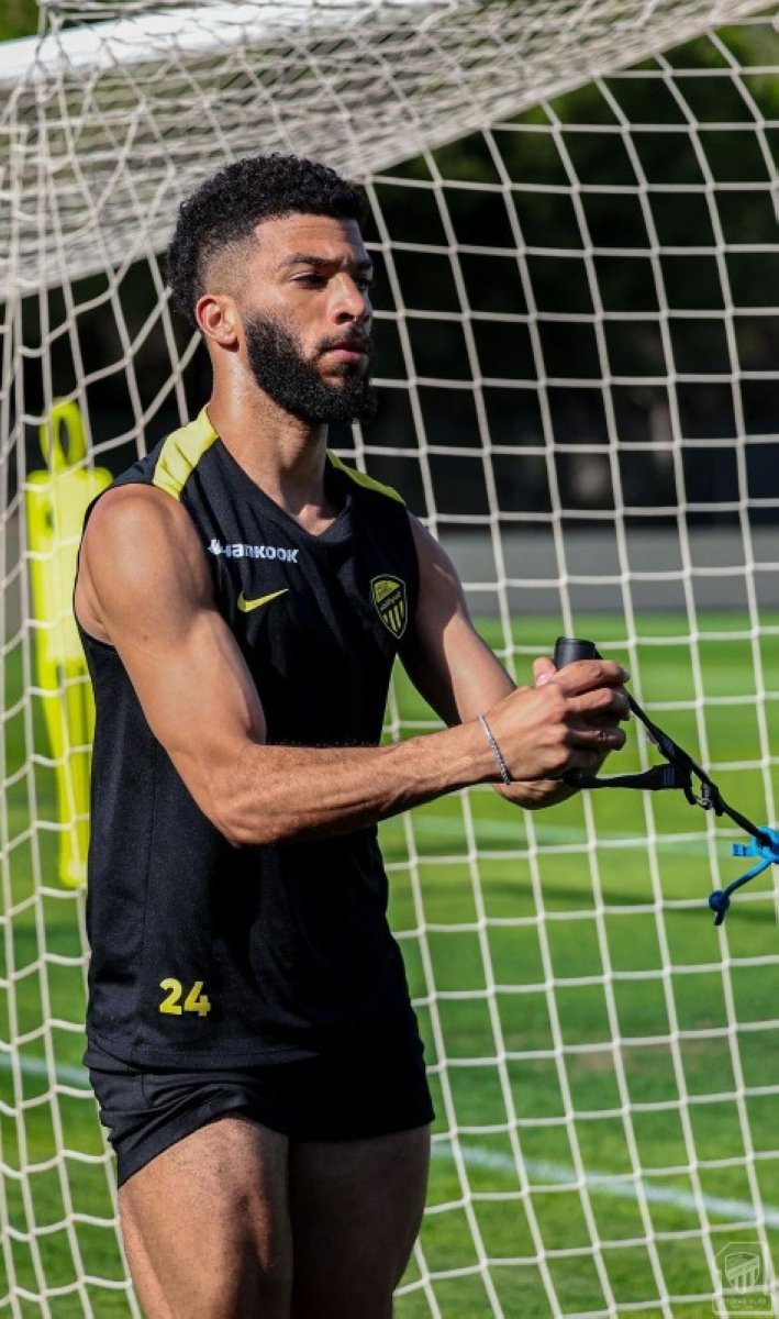 مصادر «عكاظ»: الاتحاد يسعى للتجديد مع العبود قبل «الحرة»