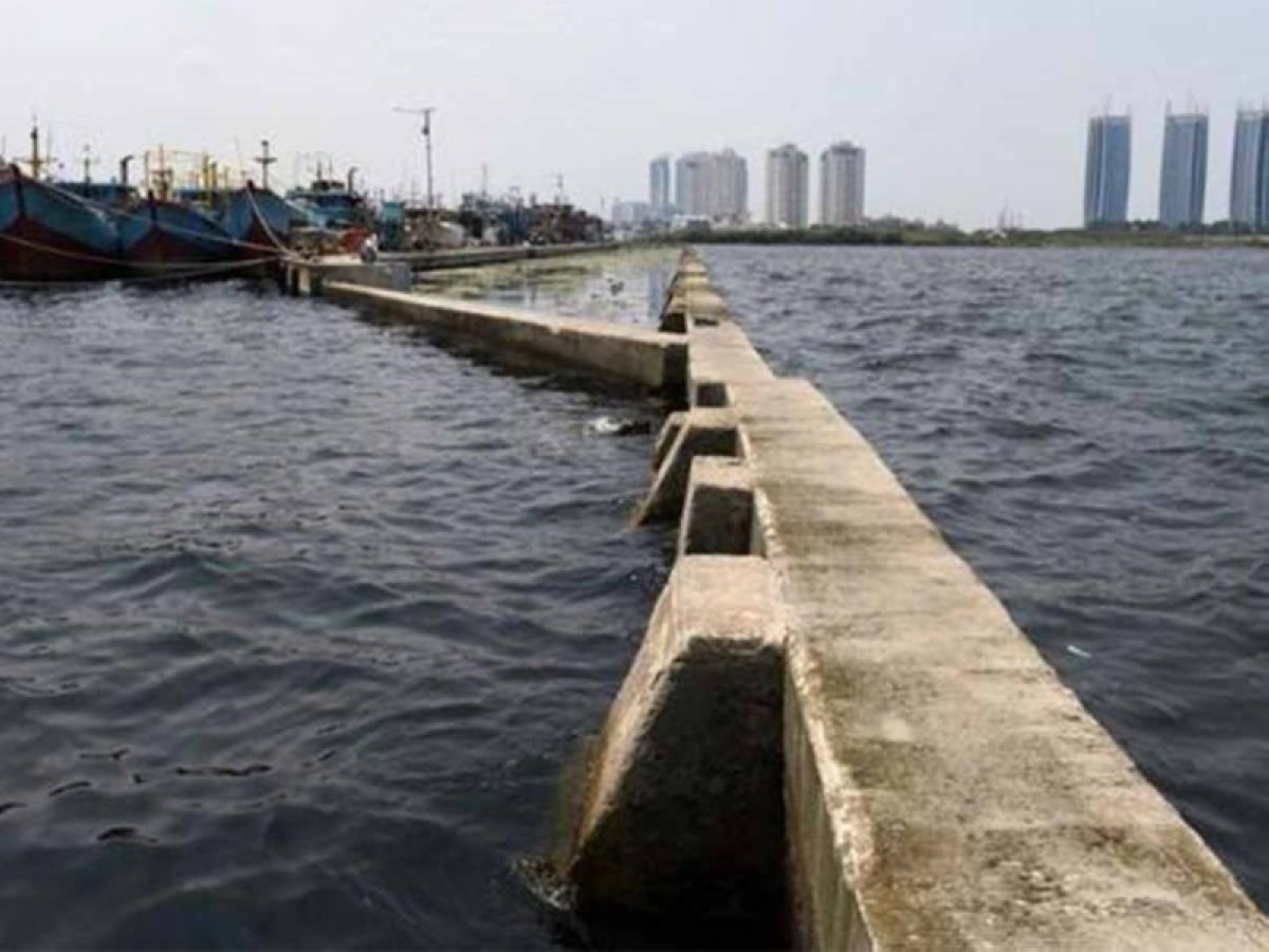 جدار إندونيسي جديد يغيّر الخريطة لمواجهة الطوفانات وارتفاع البحر