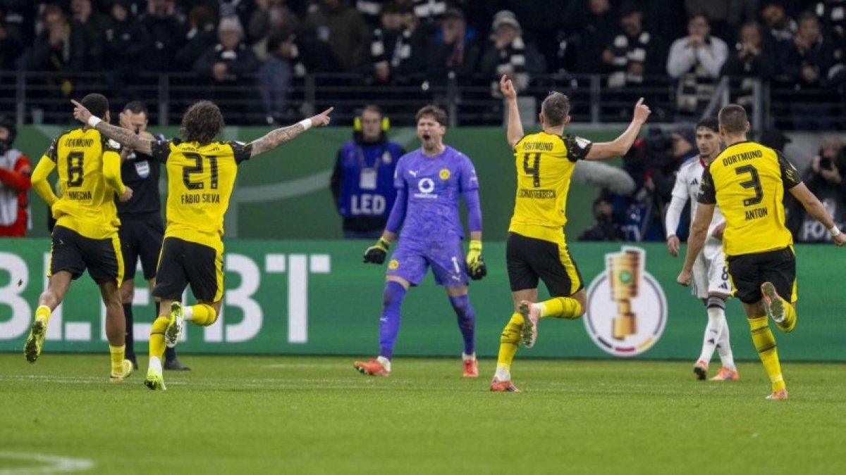 ليلة مجنونة في كأس ألمانيا.. فرانكفورت تنجو وفولفسبورغ تودّع في مفاجأة مدوية