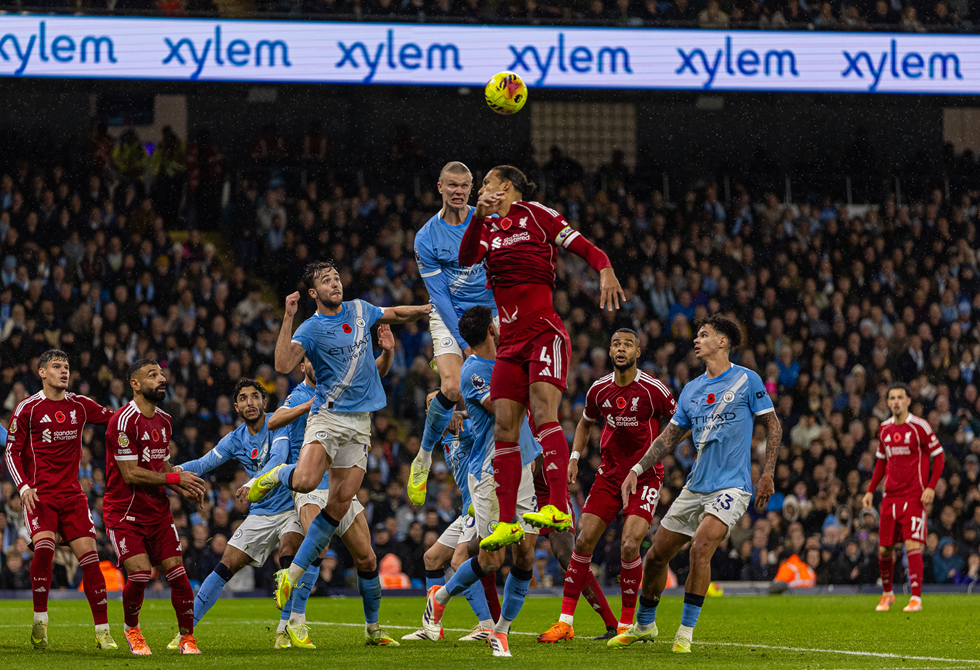 ليفربول يصدر موقفًا رسميًا بعد إلغاء هدف قائده ضد مانشستر سيتي