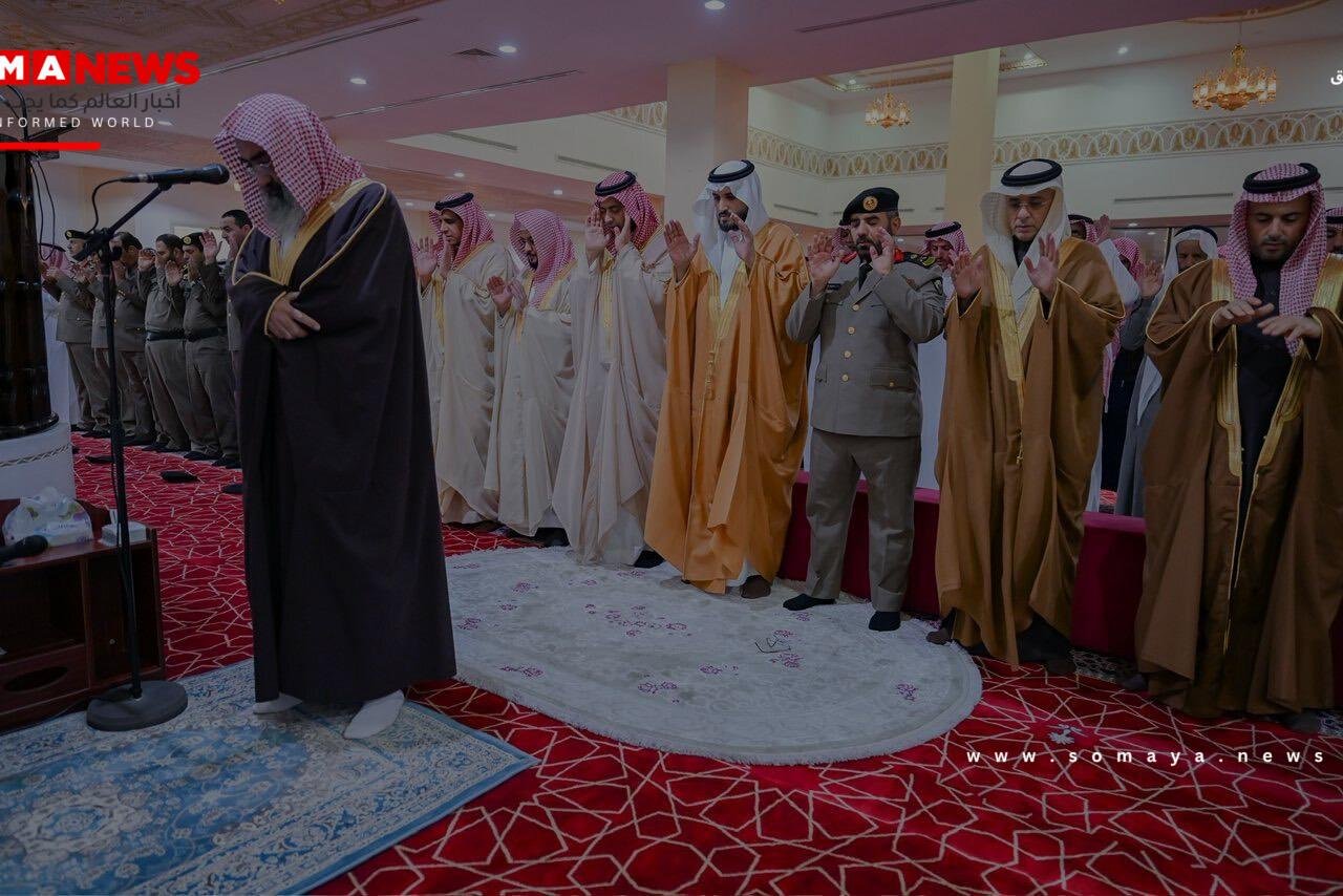 قطر والسعودية تؤديان صلاة الاستسقاء( فيديو)