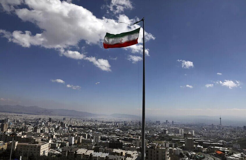 بعد فترة جفاف طويلة.. فيضانات تضرب إيران جراء الأمطار الغزيرة