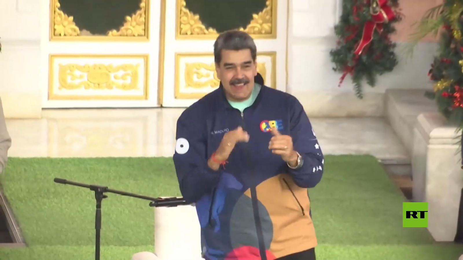 مادورو يرقص الرومبا على أنغام ‘لا للحرب نعم للسلام’ على خلفية تهديدات ترامب