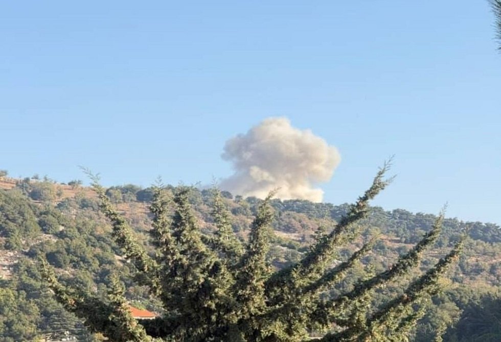 غارات إسرائيلية تستهدف مناطق في لبنان والجيش الإسرائيلي يحذر سكان الشمال