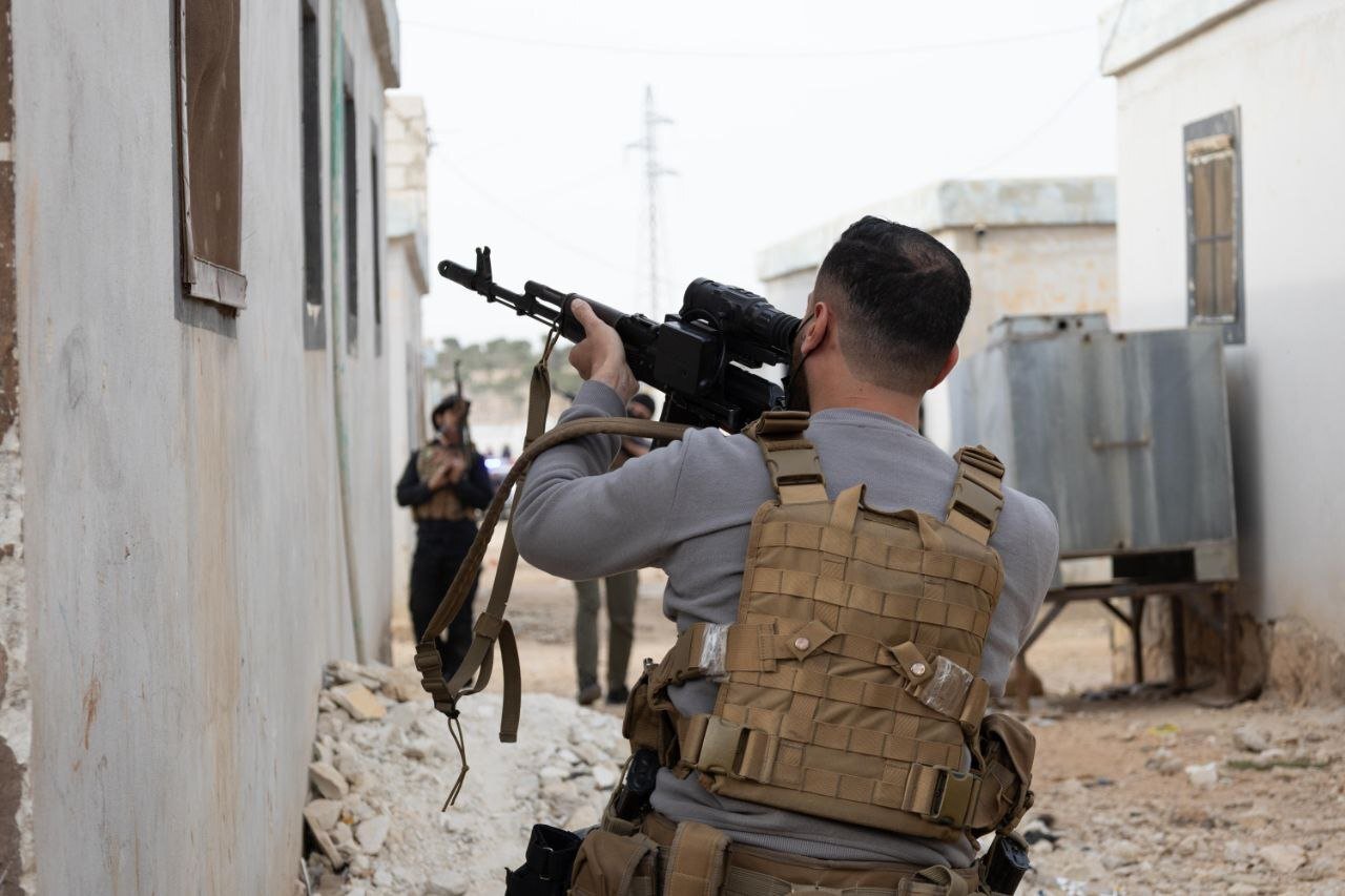 الأمن السوري يفضّ خلية داعشية في حلب ويصادر عبوات ناسفة وقواذف RPG (صور)