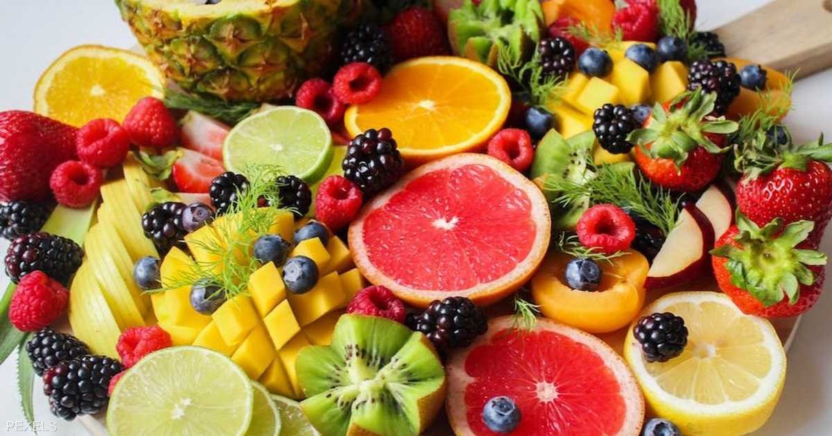 فاكهة خضراء تبرز كعلاج طبيعي فعّال للإمساك ومشكلات الهضم