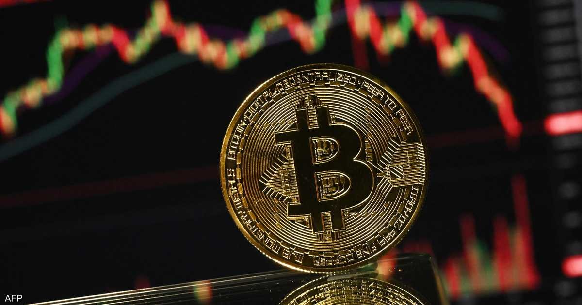 بتكوين تهبط 5% وتصل إلى أقل من 90 ألف دولار وسط موجة عزوف عن المخاطرة