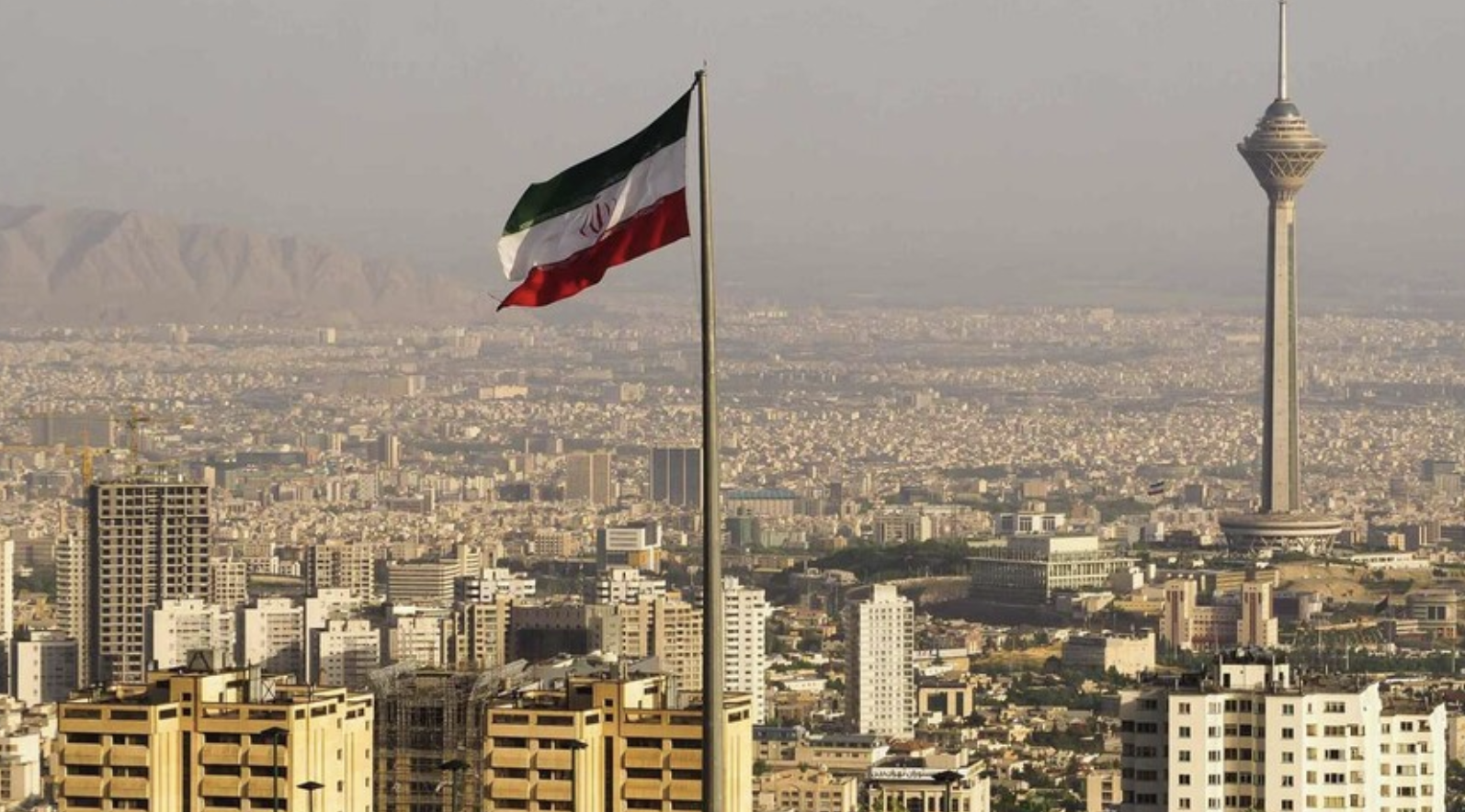 طهران ثالث أكثر مدن العالم تلوثاً ومؤشر جودة الهواء يرتفع إلى 196