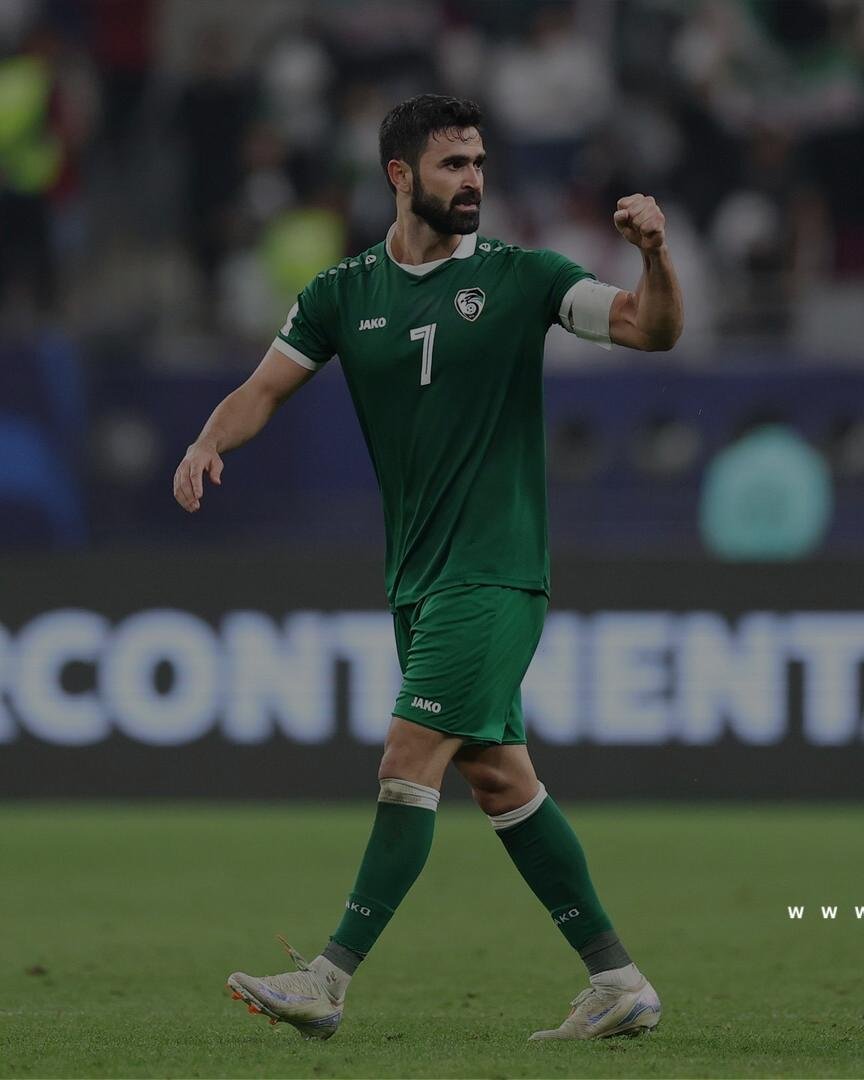 "بسبب عمر خريبين".. دقيقة واحدة وحدت اللاعبين وأثارت الجدل في مباراة سوريا وفلسطين (فيديو)