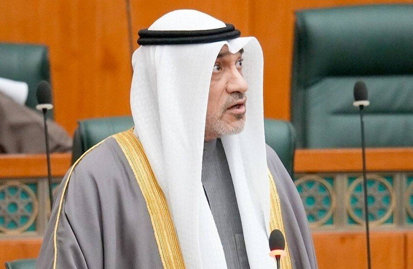 الكويت: ضبط مركبتين بعد تورّط قائديهما في دهس عسكري أثناء أداء واجبه (فيديو)
