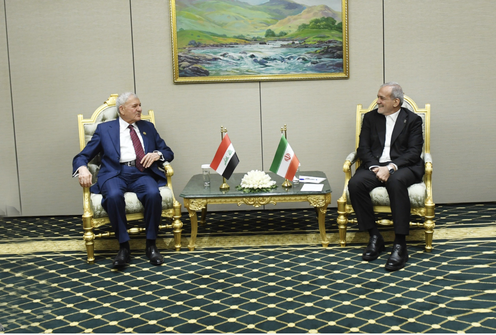 الرئيس العراقي يؤكد لنظيره الإيراني رفض بغداد أي اعتداء على سيادة الدول