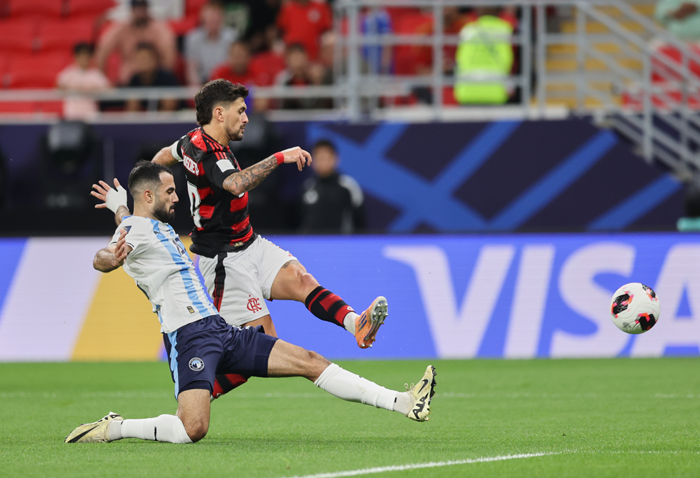 فلامنغو يهزم بيراميدز بالرأسيات ويتأهل لمواجهة سان جيرمان في نهائي كأس الإنتركونتيننتال