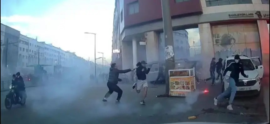 المغرب يوقف 14 شخصًا بتهمة الشغب الرياضي وحيازة الأسلحة (صورة)