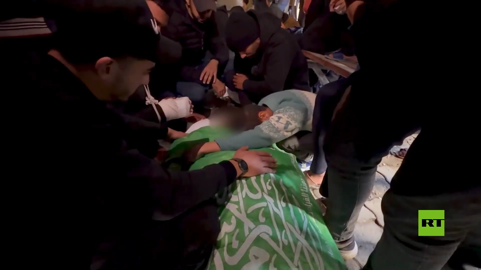 أهالي غزة يشيّعون جثمان القيادي في حماس رائد سعد