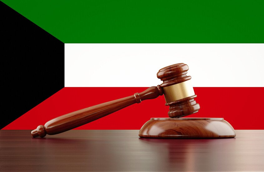 الكويت تحكم بسجن محامٍ 3 سنوات لنشره أخبارًا كاذبة عن المسحوبة جنسيتهم