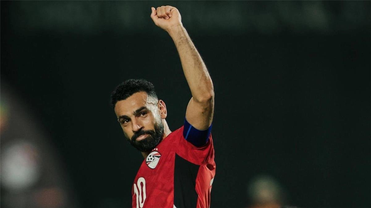 ليفربول يشيد بمحمد صلاح بعد هدفه القاتل في مباراة مصر وزيمبابوي (صورة)