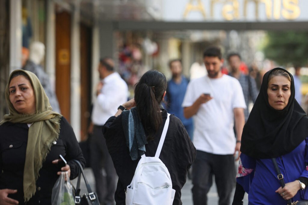إيران تحذر: عدد السكان سينخفض إلى النصف مستقبلاً