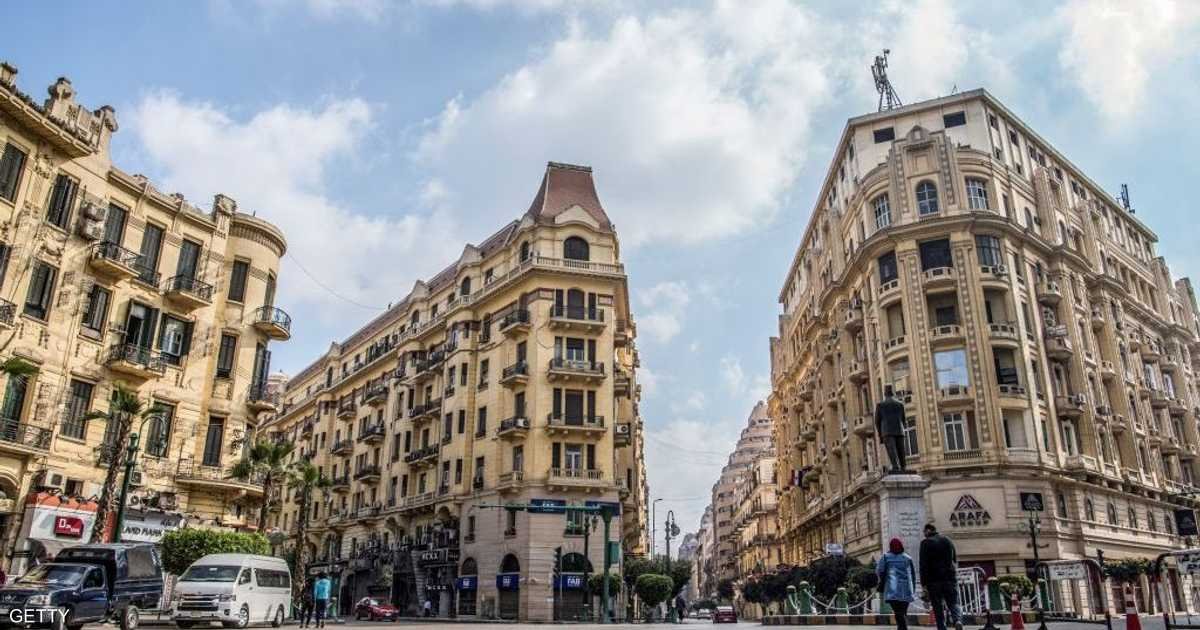 مصر.. تفكيك شبكة لتزوير الشهادات والأختام الحكومية وبيعها
