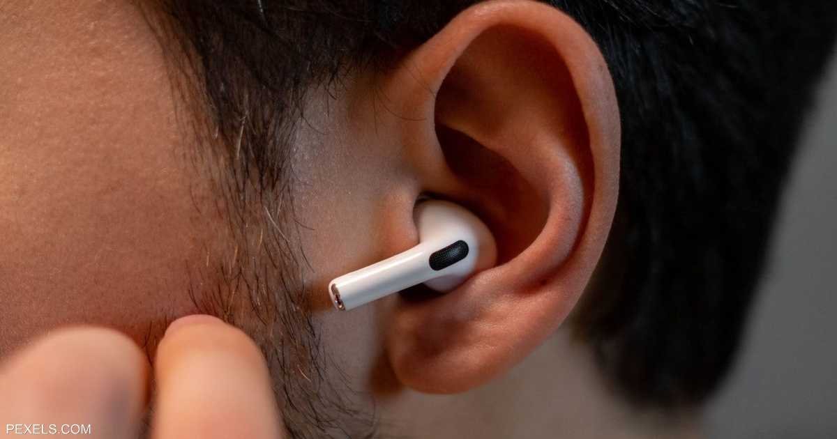 الاستخدام اليومي لسماعات الأذن قد يشكل مخاطر صحية أكبر مما تتوقع