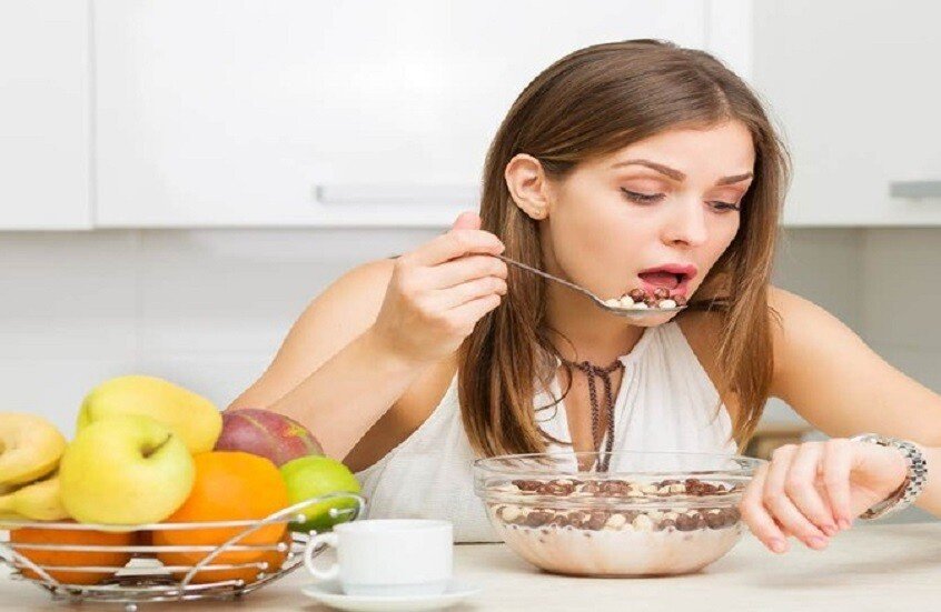 عادة يومية سيئة قد تؤثر سلبًا على عملية الهضم